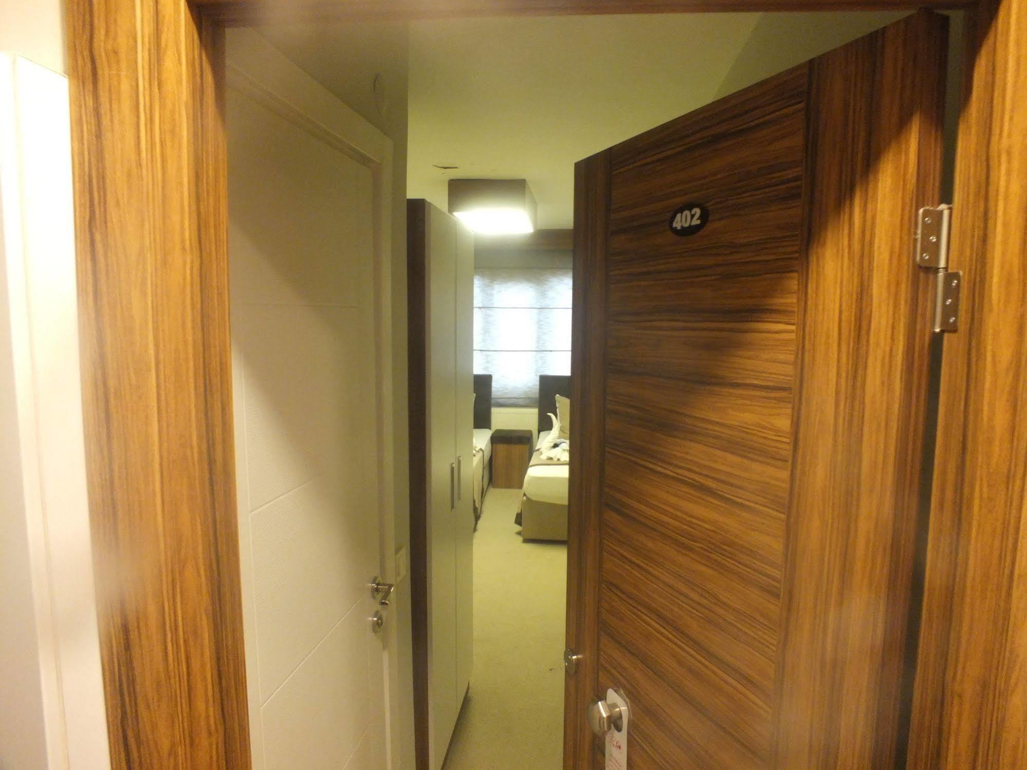 Emirtimes Hotel Kadikoey Stambuł Zewnętrze zdjęcie
